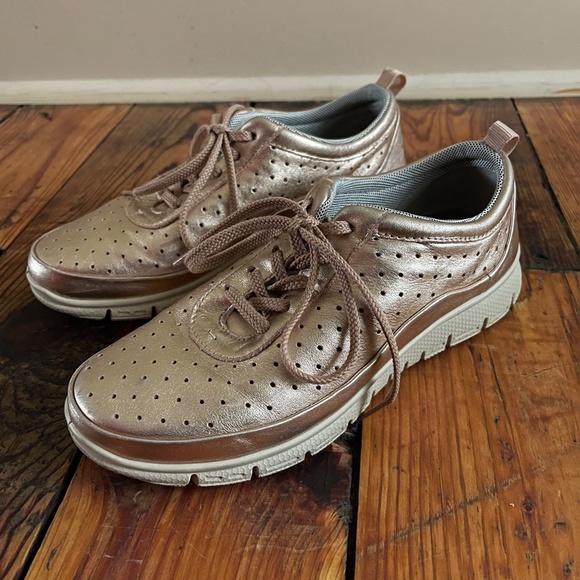 HOTTER Gravity Rose Gold Metallic Sneakers Sz EU37/ US6 - Picture 1 of 9